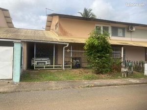 Maison T5 mitoyenne avec jardin à Kourou