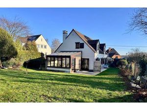 Maison à louer avec garage et terrasse   Rosières (VBD65512)