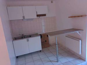 Location Appartement 3 pièces à Auray (56400) : à louer 3 pièces / 44m² Auray