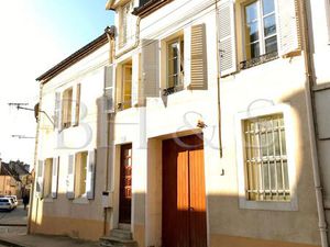 Maison de ville  dans quartier calme  centre historique Beaune