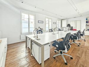 PARIS 75009 QUARTIER MARTYRS - 3 PIECES DE 68.12 m²