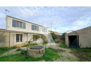 Grande maison de ville au coeur de la cité historique de Brouage