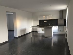 Appartement en duplex de type 4 avec terrasse et 2 places de