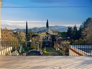 T2 & T4 à vendre et 687m2 de terrain le village des Caillols - stationnement