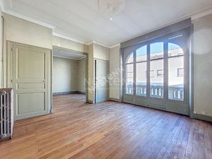 Nantes Cité des Congrès - En Vente ! Charme de l'ancien pour cet appartement de 3 chambres