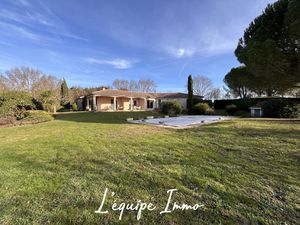 VILLA PLAIN PIED 169 m2 HAB SUR 7150 m2 DE TERRAIN VUE PYREN