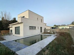 Belle maison sur Camaret sur Aigues