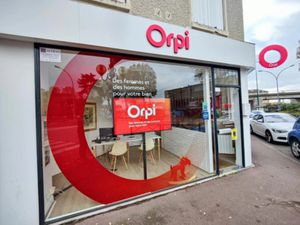 Location locaux professionnels 148 m² à Saint-Maurice (94410)  3 884 €