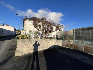 Immeuble de 300 m² à Lourdes
