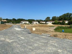 Annonce vente terrain terrain de 329m2 à La sauve (33670) - ParuVendu.fr ref 992784024161