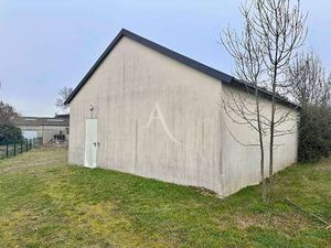 Vente Bureaux et commerces aux Garennes-sur-Loire (49610) : à vendre / 80m² Les Garennes-s