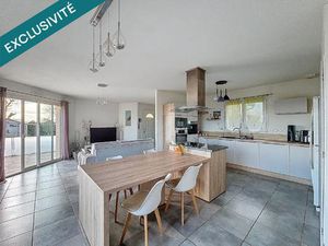 Sans vis à vis   Maison 3 chambres  piscine.