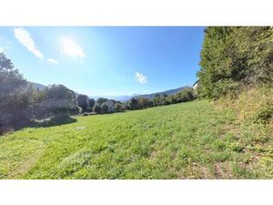Terrain constructible de 880 m²