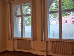 Beau local professionnel - Bld de la victoire