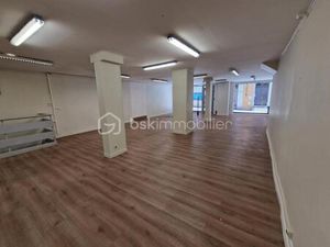 Voiron Centre Murs Commerciaux 180 000 €