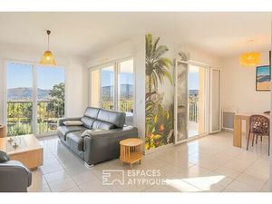 Appartement dernier étage avec vue dominante sur les vignes