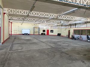 Vente/Location local d'activités NEAUFLES ST MARTIN 4 500 m²