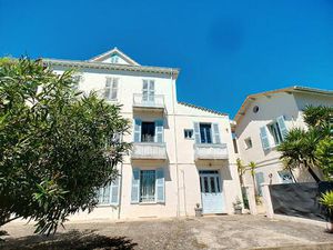 Appartement atypique de 3 pièces à Antibes!