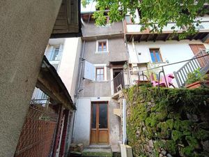 Immeuble en pierre avec toiture récente – Quartier historique de Tulle