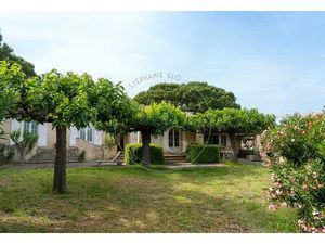 Cogolin - Maison avec beau potentiel dans un environnement résidentiel calme