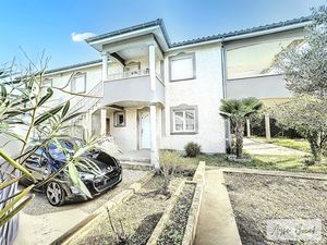 Maison d’artisan avec vue dominante – Deux logements indépendants – Roussillon - 5 min de 