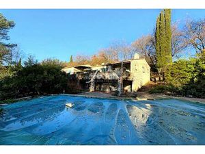 A vendre Callas Maison avec 6.400 m de terrain dans la natu