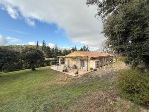 Maison de plain-pied à vendre 4 pièces 88 m2 ROGNES (13) 2304 m2 de parcelle