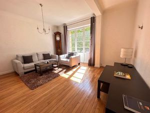 T3 avec garage  balcon et chambre de bonne à 2 minutes a pied d