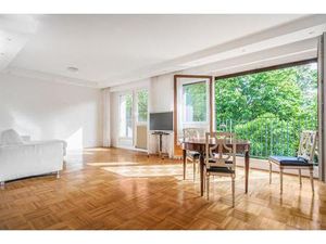 Appartement Paris 5 pièce(s) 116 m2 face aux Buttes Chaumont