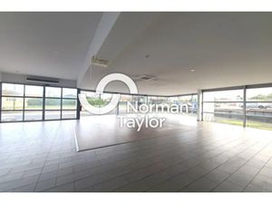 LOCAL COMMERCIAL A VENDRE OU A LOUER