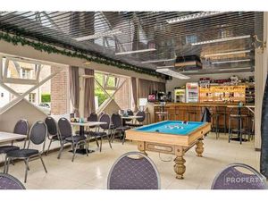 Commercieel te koop in Oostrozebeke