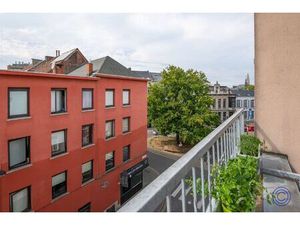 Gezellige  ruime gezinswoning met dakterras  middenin de stad!