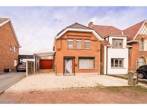 Zeer gezellige en charmante woning met prachtige tuin  oprit en ruime garage