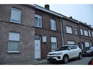 Gezellige rijwoning in het centrum van Izegem - drie slaapkamers - aankoop garagebox mogel