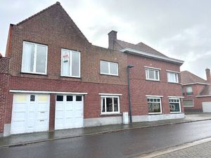 Ruime hoekwoning met handelsruimte en tal van mogelijkheden!