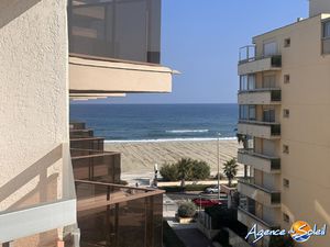 Grand T2 avec belle terrasse vue mer et Canigou