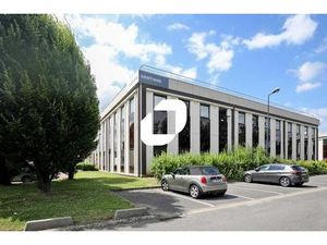 Surfaces de bureaux dans un parc sécurisé avec services de proximités