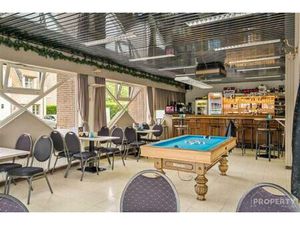 Commerciële eigendom te koop in Oostrozebeke