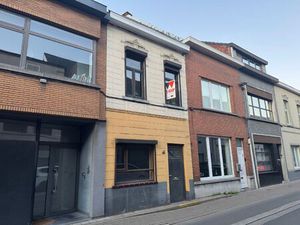 Te koop: te renoveren rijwoning in centrum Aalst