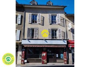 Vente maison 10 pièces 160 m² Vic-sur-Cère (15800)