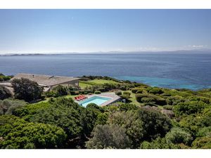 Propriété de luxe avec Vue sur mer à vendre à Bonifacio : 10 000 000€