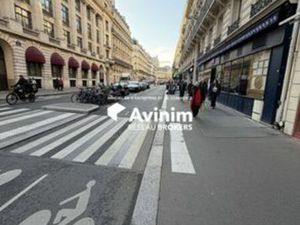 Bureau de prestige de 72 m2 - Tour Eiffel  Invalides – Ecole Militaire  Saint-Thomas d’Aqu