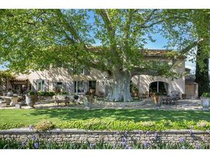 A Vendre Mas En Pierre Sur Pres De 5 Hectares Avec Dependances Luberon Provence