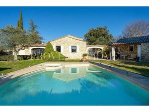 A Vendre Maison En Pierre Avec Piscine Gordes Luberon Provence