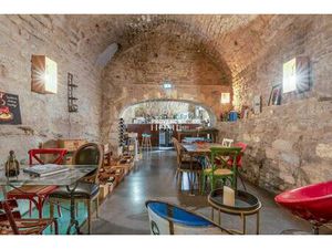 A Vendre Maison De Village Du 18ème Avec Espace Commercial Dans Ancien Moulin A Huile...