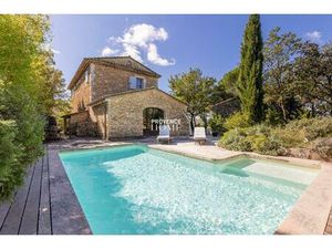 A Vendre Maison De Caractere Avec Vue Et Proche Du Village A Gordes Luberon