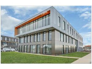 Location Local Professionnel 476m²