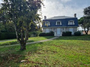 Vente maison 7 pièces  220.00m²  Saint