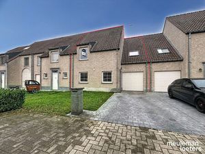 Lichtrijke woning met inpandige garage