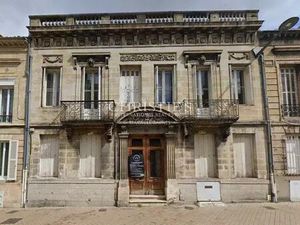 Barrière du Médoc – Hotel particulier de 420m² avec jardin et double garage